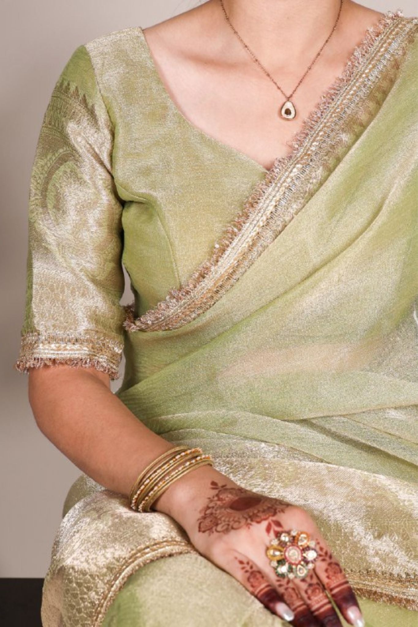 Tissue Shimmer Zari Weaving Work Shimmering Saree