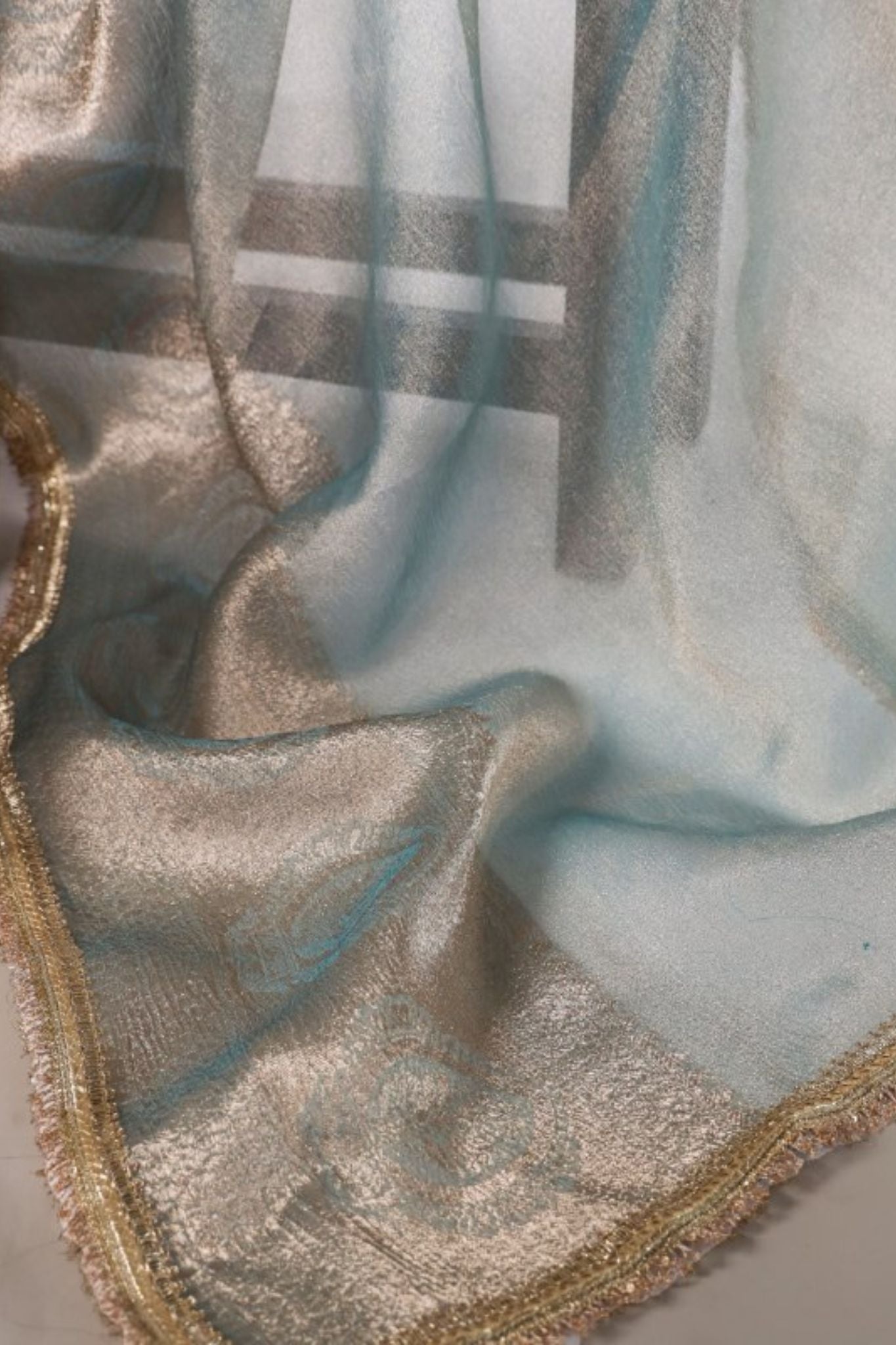 Tissue Shimmer Zari Weaving Work Shimmering Saree