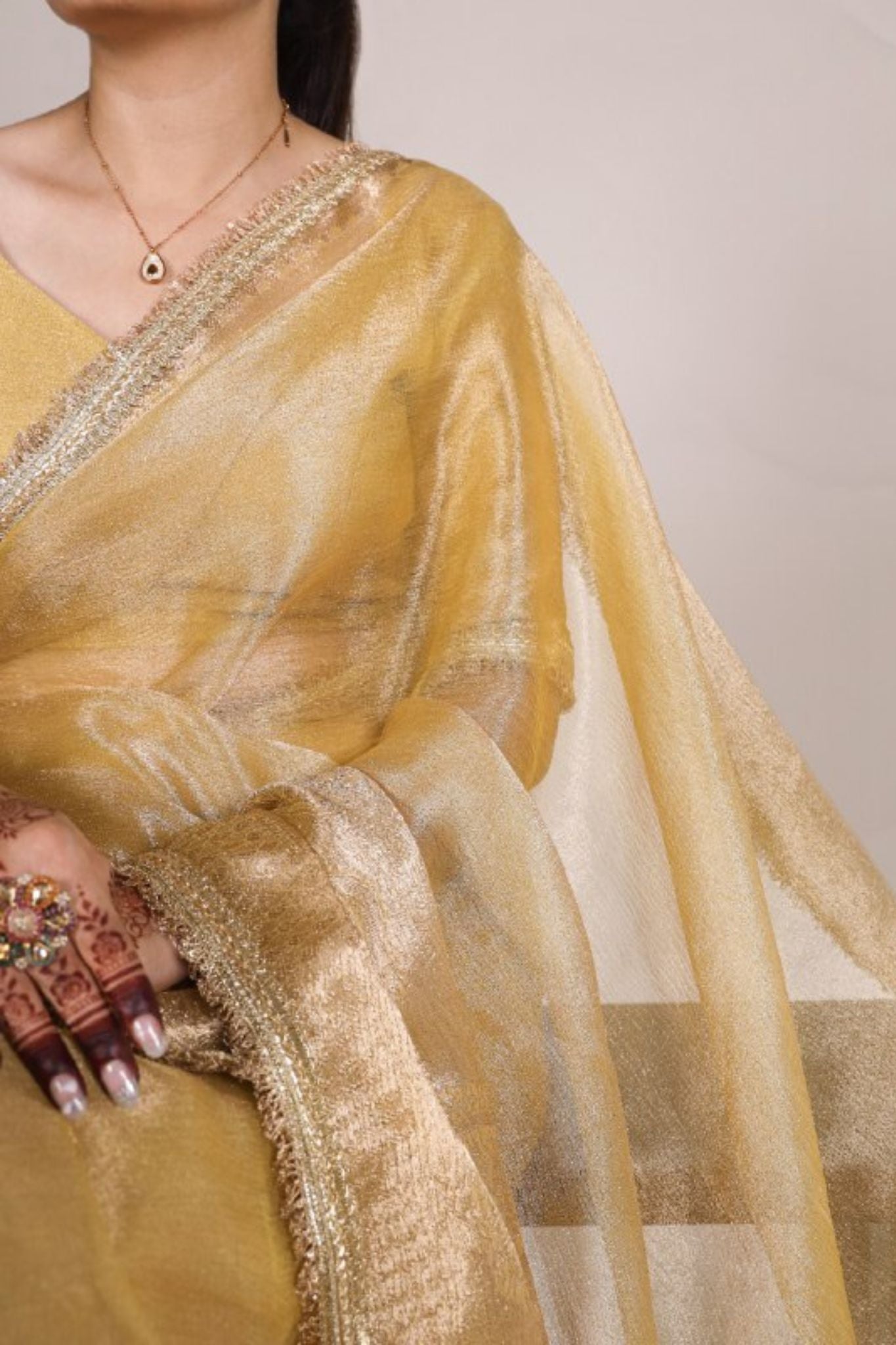 Tissue Shimmer Zari Weaving Work Shimmering Saree