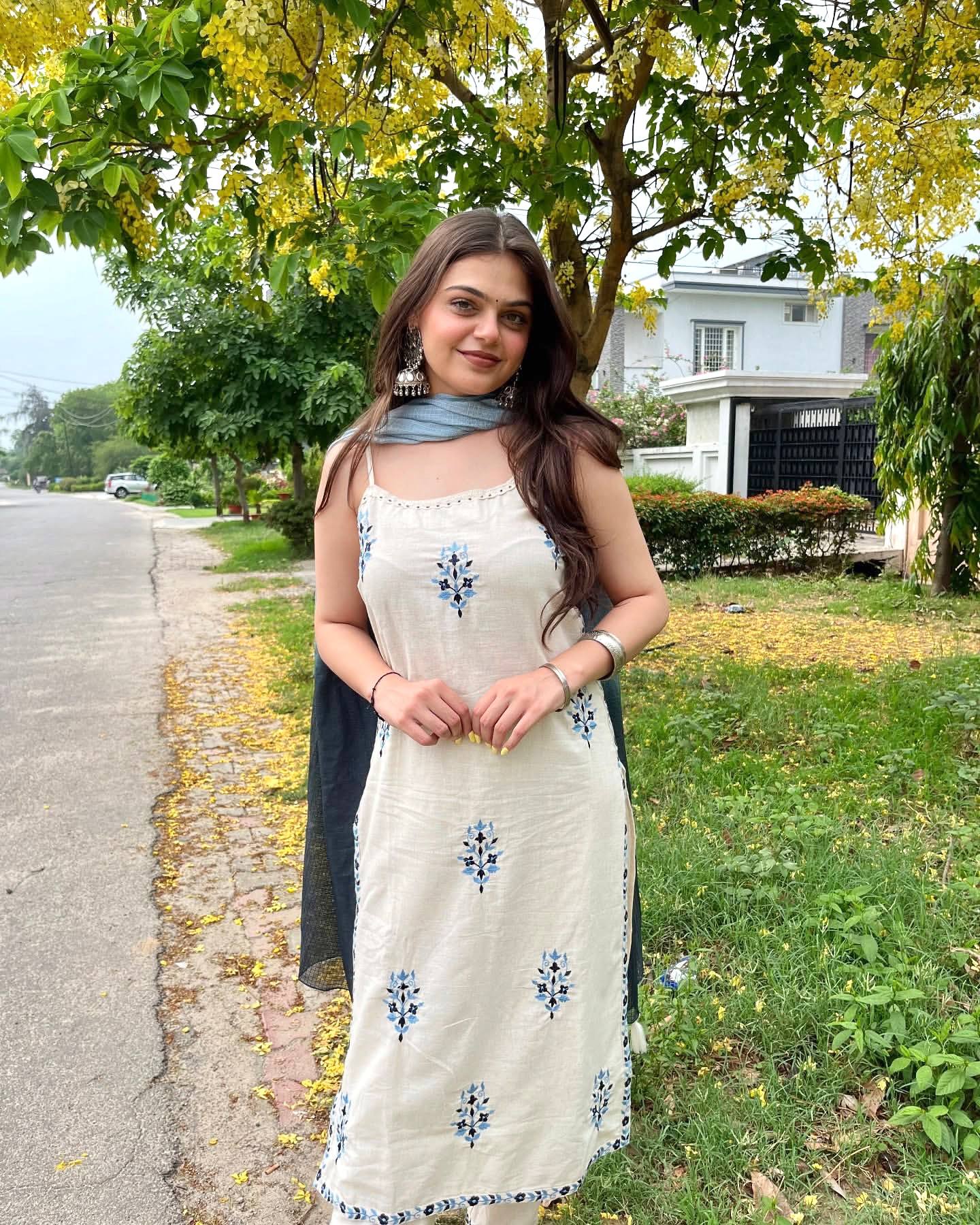 White & Blue Floral Printed Kurta Set with Ombre Dupatta For Casual Wear