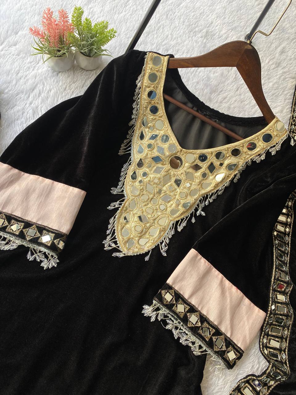 Royal Blue Velvet Kurta Pant Set with Mirror Work Dupatta For Festive Wear