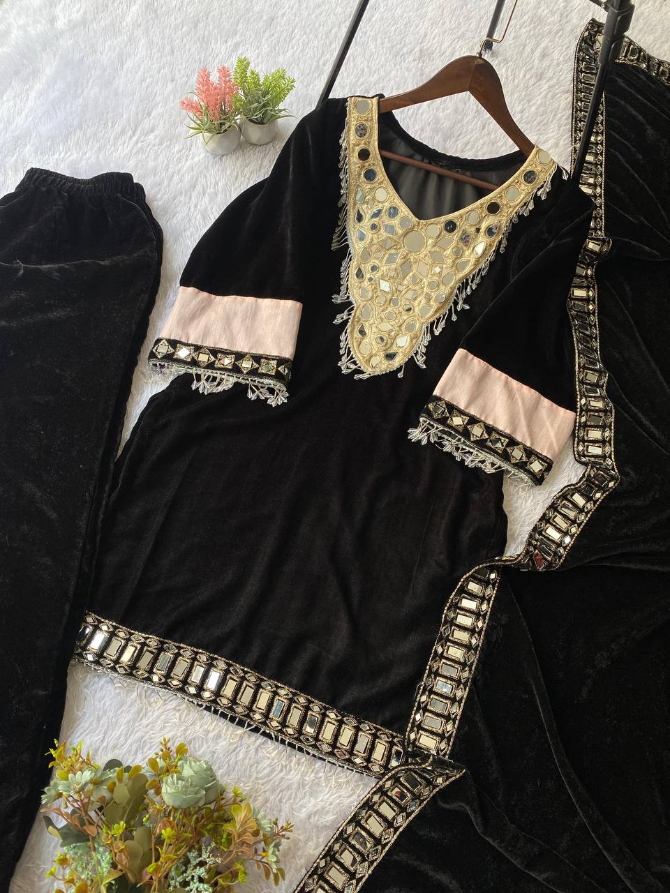 Royal Blue Velvet Kurta Pant Set with Mirror Work Dupatta For Festive Wear